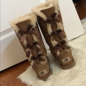 TALL BOW UGGS